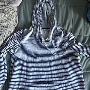 Vineyard vines stripped top